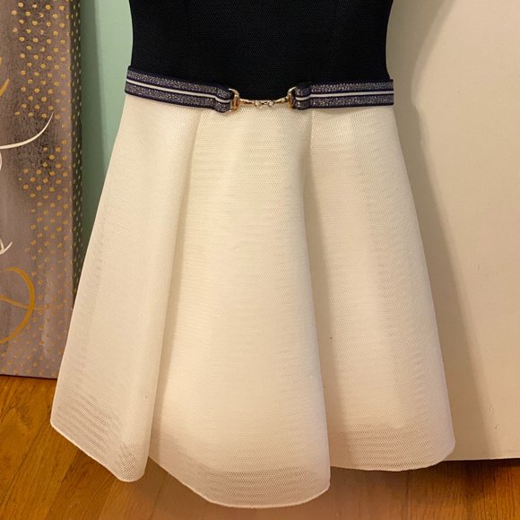 Girls dress - Picture 2 of 2